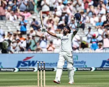 Hindistan 'dan KL Rahul, 3. Rothesay Test Maçı' nda 1 yüzyılı (100 koşu) kutluyor. 3. İngiltere - Hindistan - Londra, İngiltere, 12 Temmuz 2025