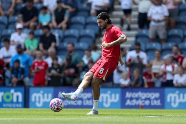 Liverpool 'dan Dominik Szoboszlai, 13 Temmuz 2025' te İngiltere 'nin Deepdale kentinde oynanan Preston North End-Liverpool maçında ısındı.