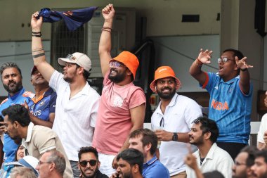 Hindistan taraftarları, Hindistan 'ın Nitish Kumar Reddy kentinde 3. Rothesay Test Maçı' nda Hindistan 'ın Lords, Londra, İngiltere' ye karşı 5.