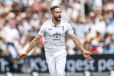 İngiltere 'den Chris Woakes, Hindistan' dan Nitish Kumar Reddy 'nin kalesini 3. Rothesay Test Maçı' nda kutluyor. 5. Hindistan - Lords, Londra, Birleşik Krallık, 14 Temmuz 2025