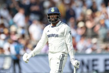 Hintli Jasprit Bumrah, 3. Rothesay Test Maçı 'nda görevden alındıktan sonra İngiltere' nin Hindistan 'a karşı Lords, Londra, İngiltere' de 14 Temmuz 2025 'te oynanan 5.