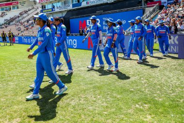 Hindistan, 1. Metro Bank Bir Gün Uluslararası karşılaşmasında İngiltere 'ye karşı Hindistan Bayanlar Utilita Bowl, Southampton, İngiltere' de 16 Temmuz 2025