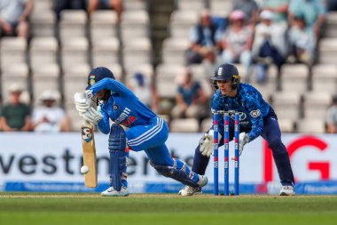 Hindistan 'dan Jemimah, 1. Metro Bank Bir Gün Uluslararası Maçı sırasında İngiltere Bayanlar Hindistan' a Karşı Utilita Bowl, Southampton, Birleşik Krallık 'ta 16 Temmuz 2025