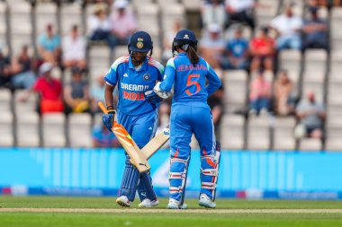 Hindistan 'dan Deepti Sharma ve Jemimah, 1. Metro Bank Bir Gün Uluslararası Müsabakasında İngiltere Kadınlar Hindistan Kadınlarına Karşı Utilita Bowl, Southampton, İngiltere, 16 Temmuz 2025