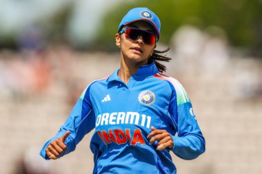 Hindistan 'dan Harleen Deol, 1. Uluslararası Metro Bankası' nın 16 Temmuz 2025 'te oynanan Utilita Bowl, Southampton' da İngiliz Kadınlara karşı oynadığı 1.