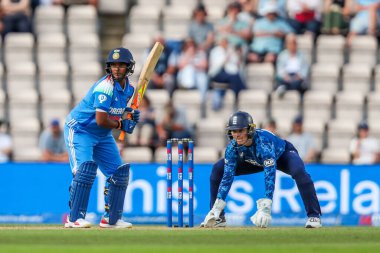 Hindistan 'dan Deepti Sharma, 1. Metro Bank Bir Gün Uluslararası Maçı sırasında İngiltere Bayanlar Hindistan' a Karşı Utilita Bowl, Southampton, Birleşik Krallık 'ta 16 Temmuz 2025