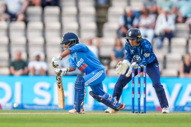 Hindistan 'dan Amanjot Kaur, 1. Metro Bank Bir Gün Uluslararası Maçı sırasında İngiltere Bayanlar Hindistan' a Karşı Utilita Bowl, Southampton, Birleşik Krallık 'ta 16 Temmuz 2025