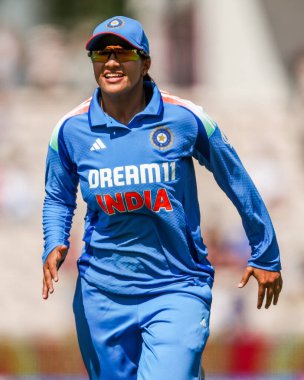 Hindistan 'dan Sneh Rana, 1. Uluslararası Metro Bankası' nın 16 Temmuz 2025 'te oynanan Utilita Bowl, Southampton' da İngiliz Kadınlara karşı oynadığı 1.