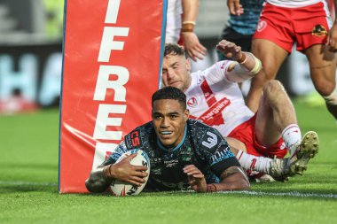 Leigh Leapords 'dan Joe Ofahengaue, 17 Temmuz 2025' te St Helens - Leigh Leopards maçında Betfred Süper Lig Turu 'na katılıyor.