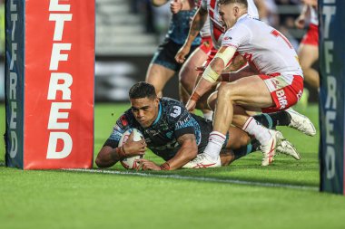 Leigh Leapords 'dan Joe Ofahengaue, 17 Temmuz 2025' te St Helens - Leigh Leopards maçında Betfred Süper Lig Turu 'na katılıyor.