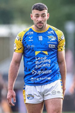 Leeds Rhinos takımından Jake Connor, 18 Temmuz 2025 'te İngiltere' nin Leeds Stadyumu 'nda oynanan 19. Betfred Süper Ligi karşılaşmasında Leeds Gergedan - Salford Red Devils maçında ısındı.