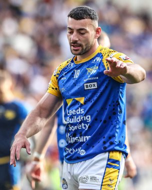 Leeds Rhinos takımından Jake Connor, 18 Temmuz 2025 'te İngiltere' nin Leeds Stadyumu 'nda oynanan 19. Betfred Süper Ligi karşılaşmasında Leeds Gergedan - Salford Red Devils maçında ısındı.