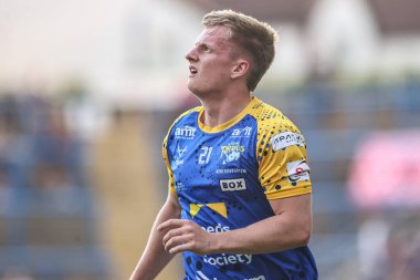 Leeds Rhinos takımından Alfie Edgell, 18 Temmuz 2025 'te Leeds Stadyumu' nda oynanan 19. Betfred Süper Ligi karşılaşmasında Leeds Rhinos ve Salford Red Devils maçında ısındı.
