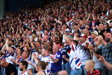 Wakefield taraftarları, 18 Temmuz 2025 'te İngiltere' nin Huddersfield kentinde oynanan 19. Betfred Süper Ligi karşılaşmasında Huddersfield Giants - Wakefield Trinity maçını kutluyorlar.