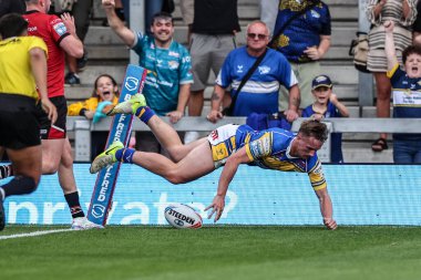 Leeds Rhinos takımından Alfie Edgell, 18 Temmuz 2025 'te Leeds Stadyumu' nda oynanan 19. Betfred Süper Lig karşılaşmasında Leeds Gergedan 'a karşı Salford Red Devils maçına çıkıyor.