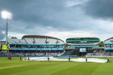 1 Gün Uluslararası İngiltere Metro Bankası sırasında yağmur durdu. Kadınlar Hindistan 'a karşı Lords, Londra, İngiltere, 19 Temmuz 2025