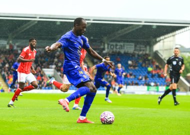 Monaco 'dan Jordan Teze, 19 Temmuz 2025' te İngiltere 'nin Chesterfield kentindeki SMH Group Stadiumact Stadyumu' nda oynanan sezon öncesi dostluk maçı Nottingham Forest 'a karşı Monaco maçında topu geçiyor.