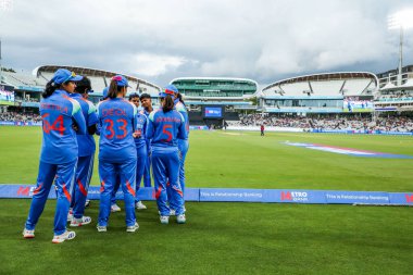 Hindistan, 19 Temmuz 2025 'te Londra Lords' ta Hindistan Kadınlarına Karşı 2. Uluslararası Metro Bankası sırasında tekrar sahaya çıktı.