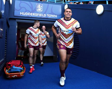 Huddersfield Giants takımından Tuimoala Lolohea, 18 Temmuz 2025 'te İngiltere' nin Accu Stadyumu 'nda oynanan 19.