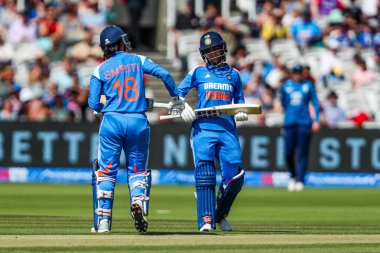 Hindistan 'dan Smriti Mandhana ve Harleen Deol, 19 Temmuz 2025' te Hindistan Lordları, Londra, İngiltere 'de 1.