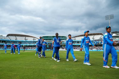 Oyuncular 2. Metro Bankası Bir Gün Uluslararası İngiltere Kadınlar Hindistan 'a Karşı Lordlar, Londra, İngiltere, 19 Temmuz 2025