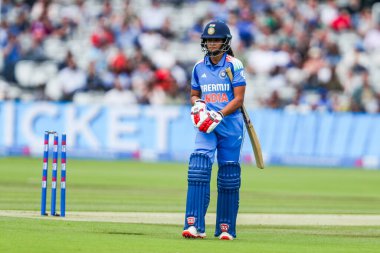 Hindistan 'ın Pratika Rawal' ı, 2. Metro Bankası Bir Gün Uluslararası İngiltere Kadınlar, Lords, Londra, İngiltere 'de Kadınlar' a karşı 19 Temmuz 2025 'te afalladı.