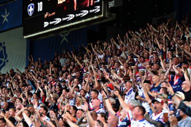 Wakefield taraftarları, Wakefield Trinity 'den Lachlan Walmsley' in 19. Betfred Süper Ligi karşılaşması Huddersfield Giants - Wakefield Trinity maçında 18 Temmuz 2025 'te Accu Stadyumu' nda attığı golü kutluyorlar.