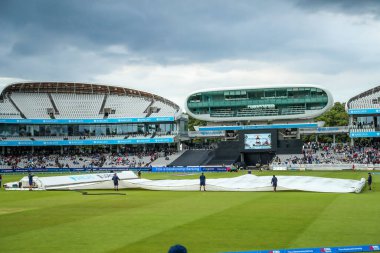 1 Gün Uluslararası İngiltere Metro Bankası sırasında yağmur durdu. Kadınlar Hindistan 'a karşı Lords, Londra, İngiltere, 19 Temmuz 2025