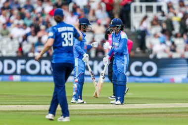 Hindistan 'dan Smriti Mandhana ve Harleen Deol, 19 Temmuz 2025' te Hindistan Lordları, Londra, İngiltere 'de 1.