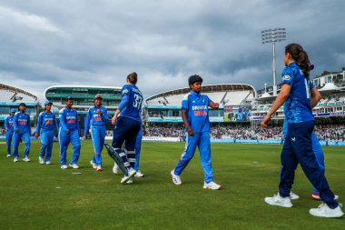 Oyuncular 2. Metro Bankası Bir Gün Uluslararası İngiltere Kadınlar Hindistan 'a Karşı Lordlar, Londra, İngiltere, 19 Temmuz 2025