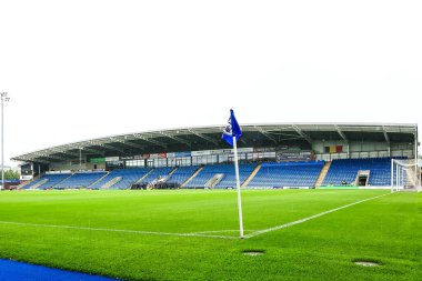 SMH Stadyumu, 19 Temmuz 202 'de İngiltere' nin Chesterfield kentindeki SMH Group Stadiumact Stadyumu 'nda oynanan sezon öncesi Nottingham Forest - Monaco maçı öncesinde genel olarak izleniyor.