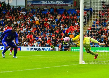 Matz Sels Nottingham Ormanı kalecisi, 19 Temmuz 202 'de İngiltere' nin Chesterfield kentindeki SMH Group Stadiumact Stadyumu 'nda oynanan sezon öncesi Nottingham Forest - Monaco maçında kurtarıyor.