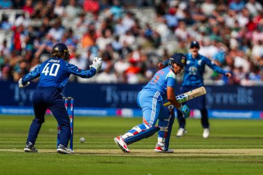 Hindistan 'dan Richa Ghosh elendi, Wicketdan Önce Bacak 2. Metro Bankası Bir Gün Uluslararası İngiltere Kadınlar Hindistan' a karşı Lordlar, Londra, Birleşik Krallık, 19 Temmuz 2025