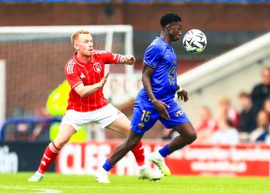 Lamine Camara, 19 Temmuz 2025 'te İngiltere' nin Chesterfield kentindeki SMH Group Stadiumact Stadyumu 'nda oynanan sezon öncesi Nottingham Forest - Monaco maçında topu kontrol ediyor.