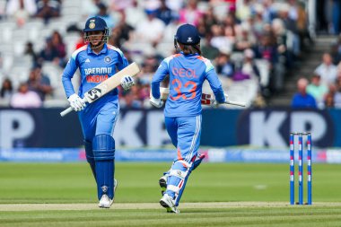 Hindistan 'dan Smriti Mandhana ve Harleen Deol, 19 Temmuz 2025' te Hindistan Lordları, Londra, İngiltere 'de 1.