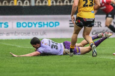 Warrington Wolves takımından Sam Stone, 20 Temmuz 2025 'te İngiltere' nin Castleford kentinde oynanan 19. Betfred Süper Ligi karşılaşmasında Castleford Tigers ve Warrington Wolves 'a karşı oynuyor.