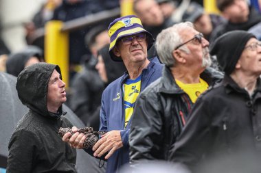 Warrington taraftarları 19. Betfred Süper Ligi karşılaşmasında Castleford Tigers, Warrington Wolves 'a karşı The Mend-A-Hose Jungle, Castleford, İngiltere, 20 Temmuz 2025