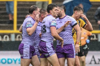 Warrington Wolves 'tan Sam Stone, 20 Temmuz 2025' te İngiltere 'nin Castleford kentinde oynanan 19. Betfred Süper Ligi karşılaşmasında Castleford Tigers ile Warrington Wolves karşılaşmasını kutluyor.