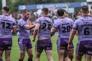 Warrington Wolves takımından Jake Thewlis, 20 Temmuz 2025 'te İngiltere' nin Castleford kentinde oynanan 19. Betfred Süper Ligi karşılaşmasında Castleford Tigers - Warrington Wolves maçında şansını denedi.