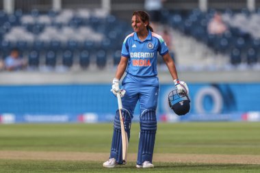 Hindistan 'dan Harmanpreet Kaur, 22 Temmuz 2025 tarihinde İngiltere' nin Chester-le-street kentindeki Banks Riverside Stadyumu 'nda 1.
