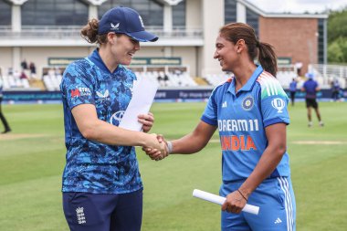 Hintli oyuncular 3. Metro Bankası Bir Gün Uluslararası İngiltere Kadınlar, Banks Riverside Stadyumu, Chester-le-street, Birleşik Krallık 22 Temmuz 2025 'te Hindistan Kadınlarına Karşı