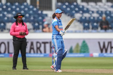 Hindistan 'dan Harmanpreet Kaur, Uluslararası 3. Metro Bankası Bir Gün İngiltere Kadınlar, Banks Riverside Stadyumu' nda Hindistan Kadınlarına Karşı, Chester-le Caddesi, 22 Temmuz 2025