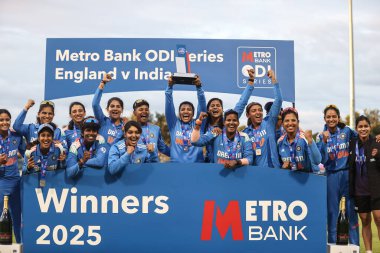 Hindistan, 3. Uluslararası Metro Bankası Uluslararası İngiltere Kadınlar Bankasına karşı Banks Riverside Stadyumu, Chester-le-street, 22 Temmuz 2025 'te düzenlenen 3.