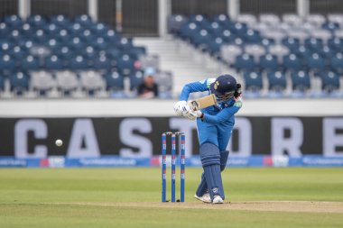 Hindistan 'dan Smriti Mandhana, 22 Temmuz 2025' te İngiltere 3. Metro Bankası 'nda Hindistan Kadınlarına Karşı Banks Riverside Stadyumu, Chester-le-street, Birleşik Krallık' ta oynuyor.