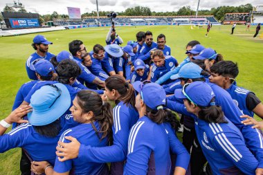 Hindistan, 22 Temmuz 2025 tarihinde İngiltere 'de oynanan 3. Metro Bankası Uluslararası İngiltere Kadınlar, Banks Riverside Stadyumu' nda Hindistan Kadınlarına Karşı.