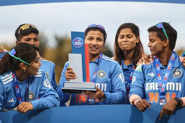 Hindistan, 3. Uluslararası Metro Bankası Uluslararası İngiltere Kadınlar Bankasına karşı Banks Riverside Stadyumu, Chester-le-street, 22 Temmuz 2025 'te düzenlenen 3.