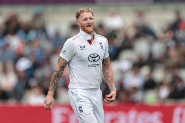 İngiltere kaptanı Ben Stokes 4. Rothesay Deneme Maçı sırasında İngiltere Hindistan 'a karşı Old Trafford Cricket Ground, Manchester, Birleşik Krallık, 22 Temmuz 2025