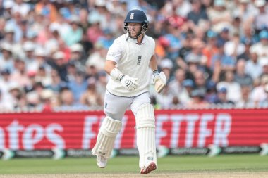 İngiltere 'den Ben Duckett, 24 Temmuz 2025' te Old Trafford Cricket Ground, İngiltere 'ye karşı oynanan 4. Rothesay Test Maçı' nda iki koşu yaptı.