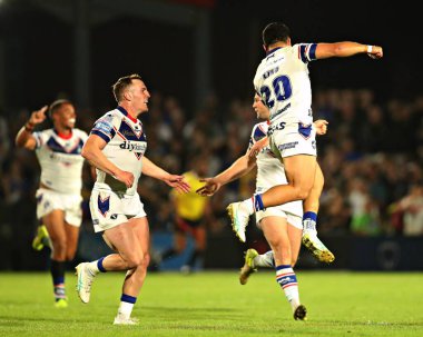 Wakefield Trinity 'den Mason Lino, 24 Temmuz 2025' te Wakefield, İngiltere 'deki DIY Kitchens Stadyumu' nda oynanan Betfred Süper Lig 20. maçında Wakefield adına attığı golü kutluyor.