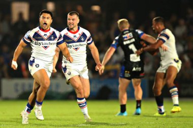 Wakefield Trinity 'den Mason Lino, 24 Temmuz 2025' te Wakefield, İngiltere 'deki DIY Kitchens Stadyumu' nda oynanan Betfred Süper Lig 20. maçında Wakefield adına attığı golü kutluyor.